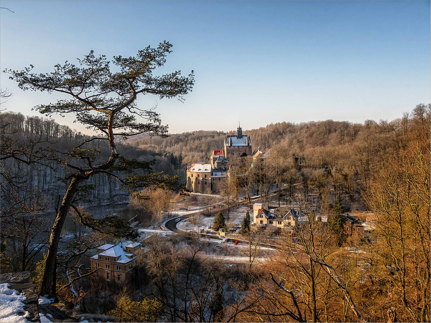 Blick auf die Burg ...