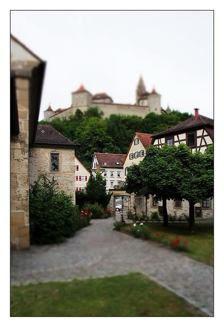 Blick auf die Comburg.....