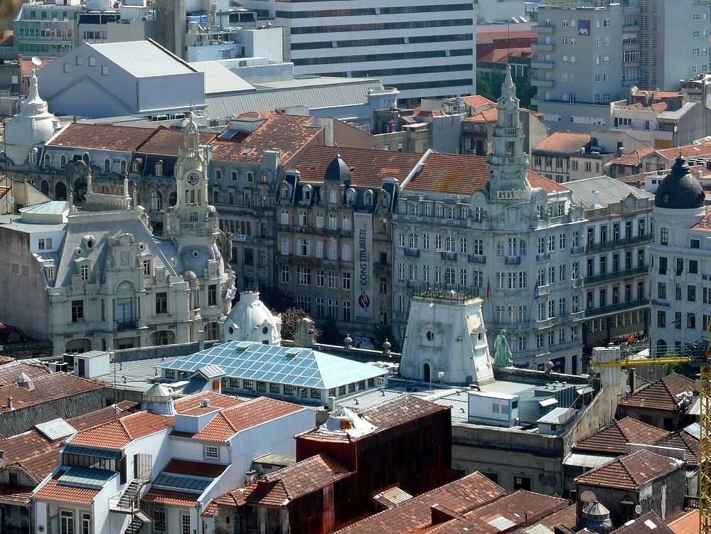 Blick auf die Dächer vom Praca Liberdade