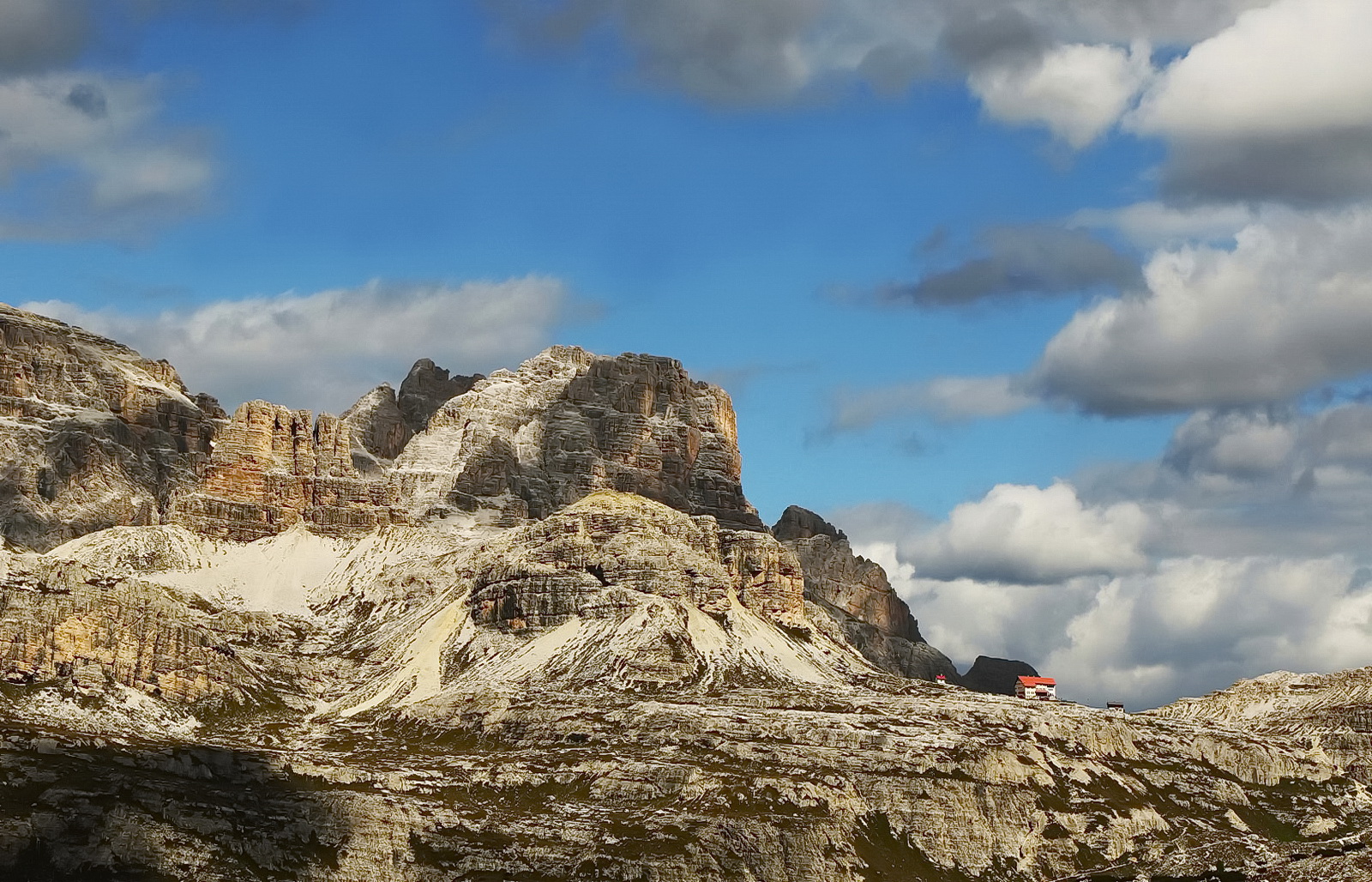 Blick auf die Drei Zinnenhütte