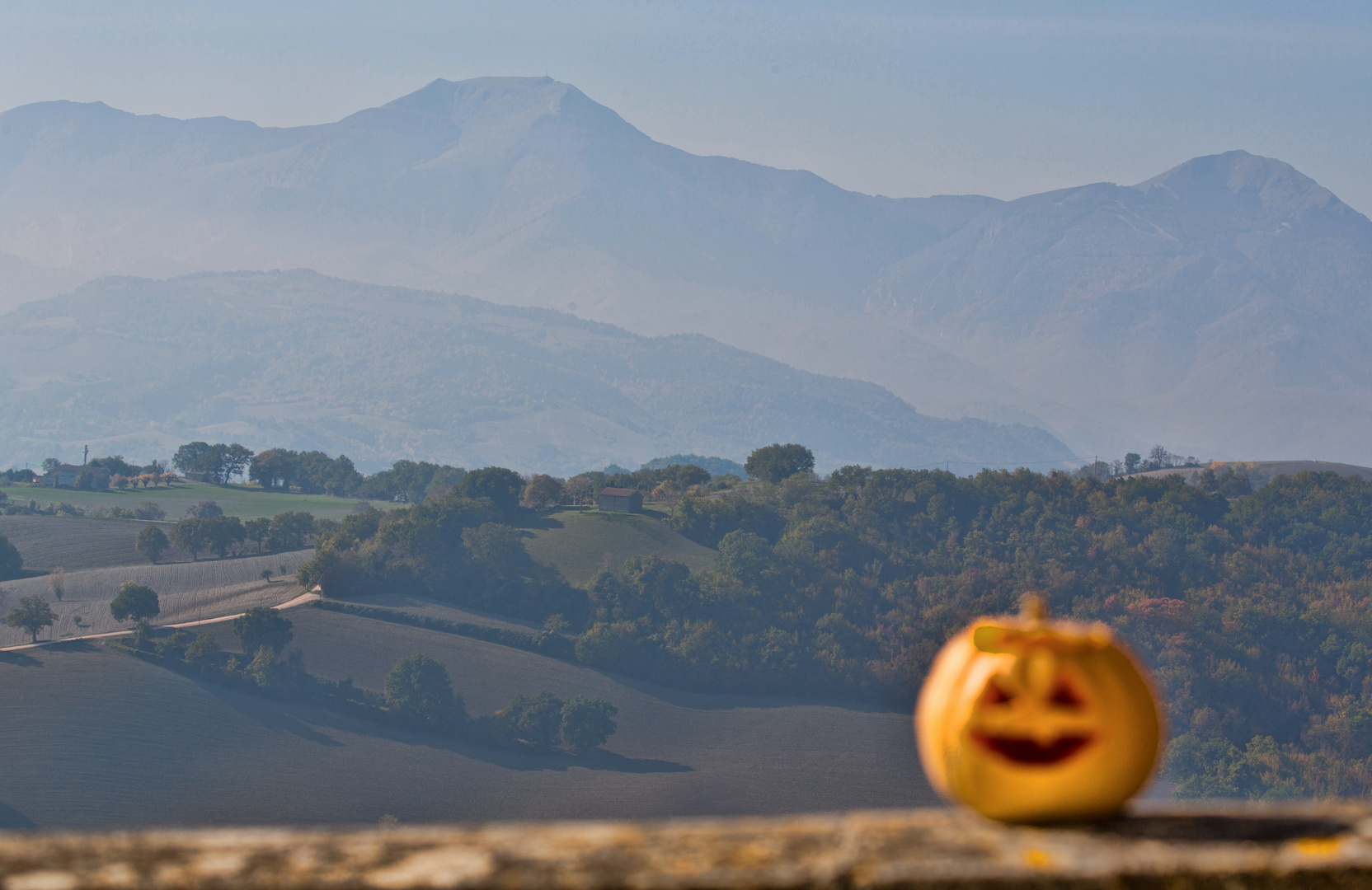 Blick auf die Dunst-Berge...