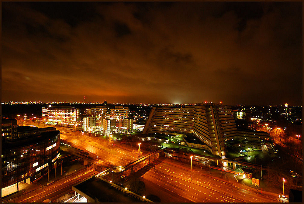 Blick auf die Ehemalige Oberpostdirektion in der City Nord in Winterhude