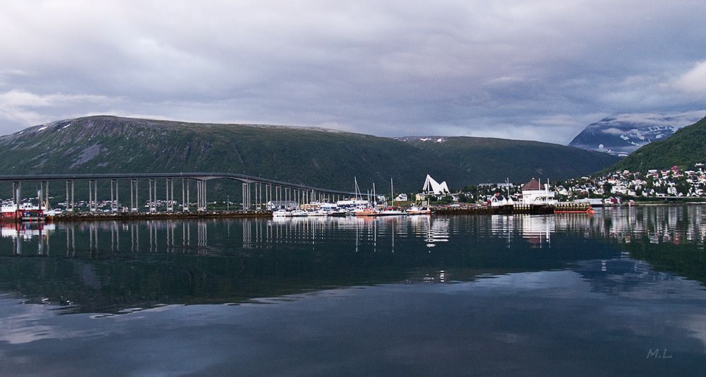 Blick auf die Eismeerkathedrale in Tromsø