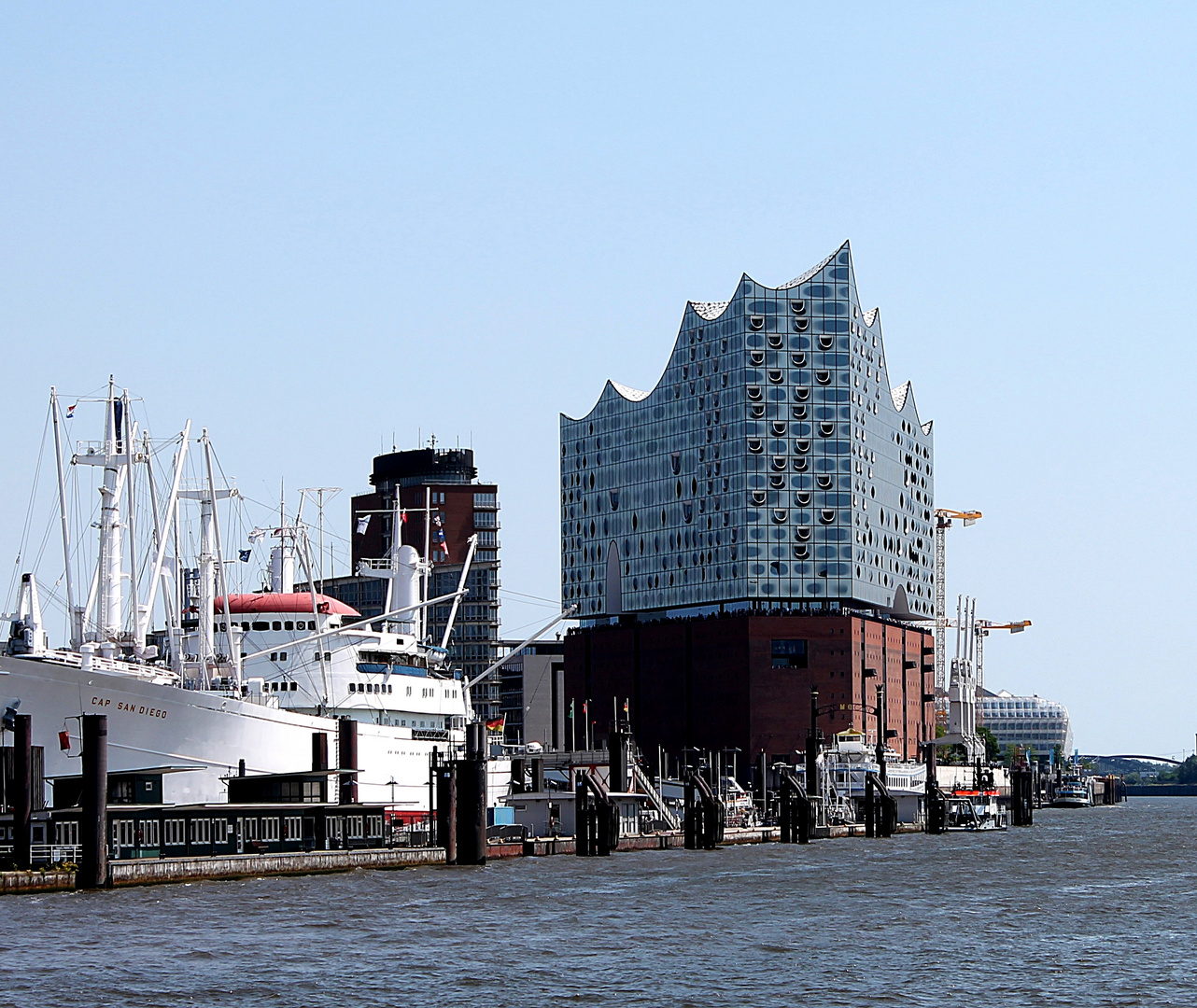 Blick auf die Elbphilharmonie