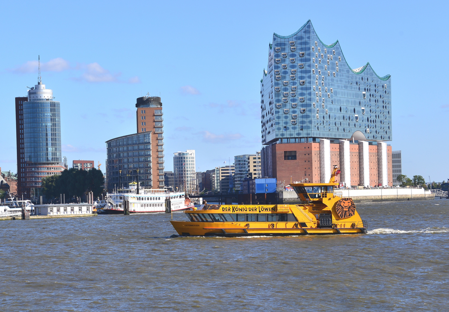 Blick auf die Elbphilharmonie