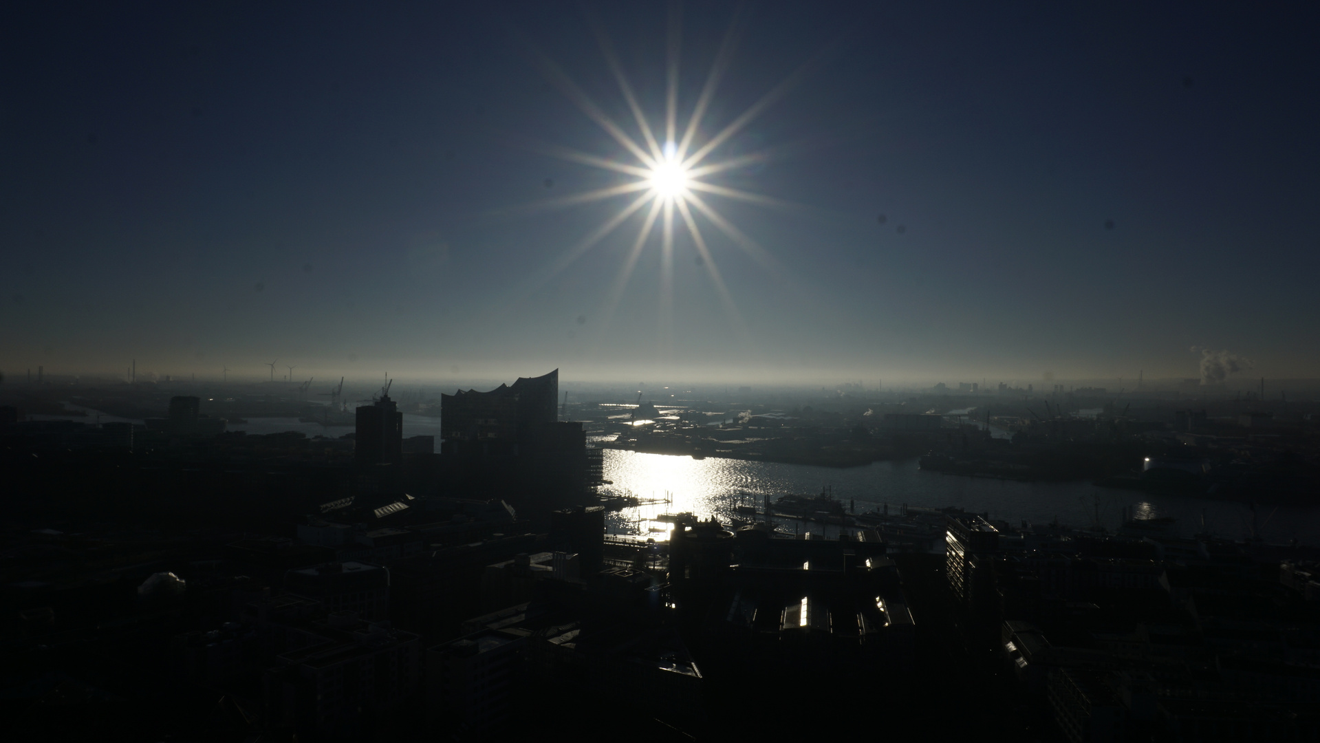 Blick auf die Elbphilharmonie