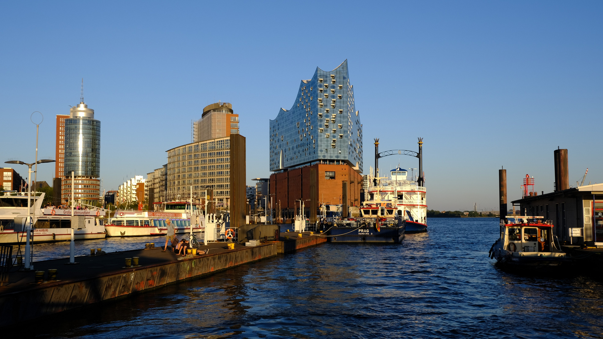 Blick auf die Elbphilharmonie