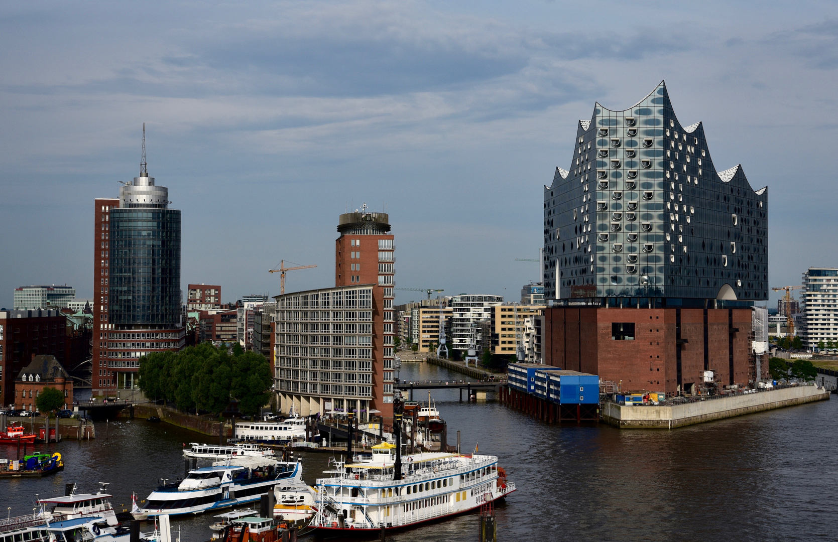 Blick auf die Elbphilharmonie