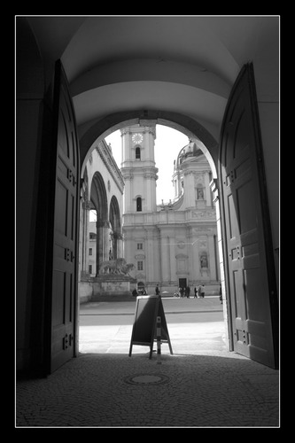 Blick auf die Feldherrnhalle in München