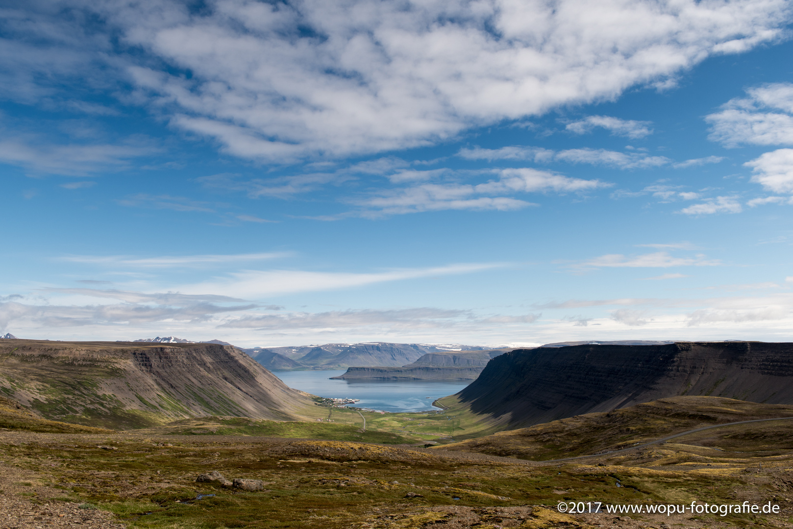 Blick auf die Fjordlandschaft