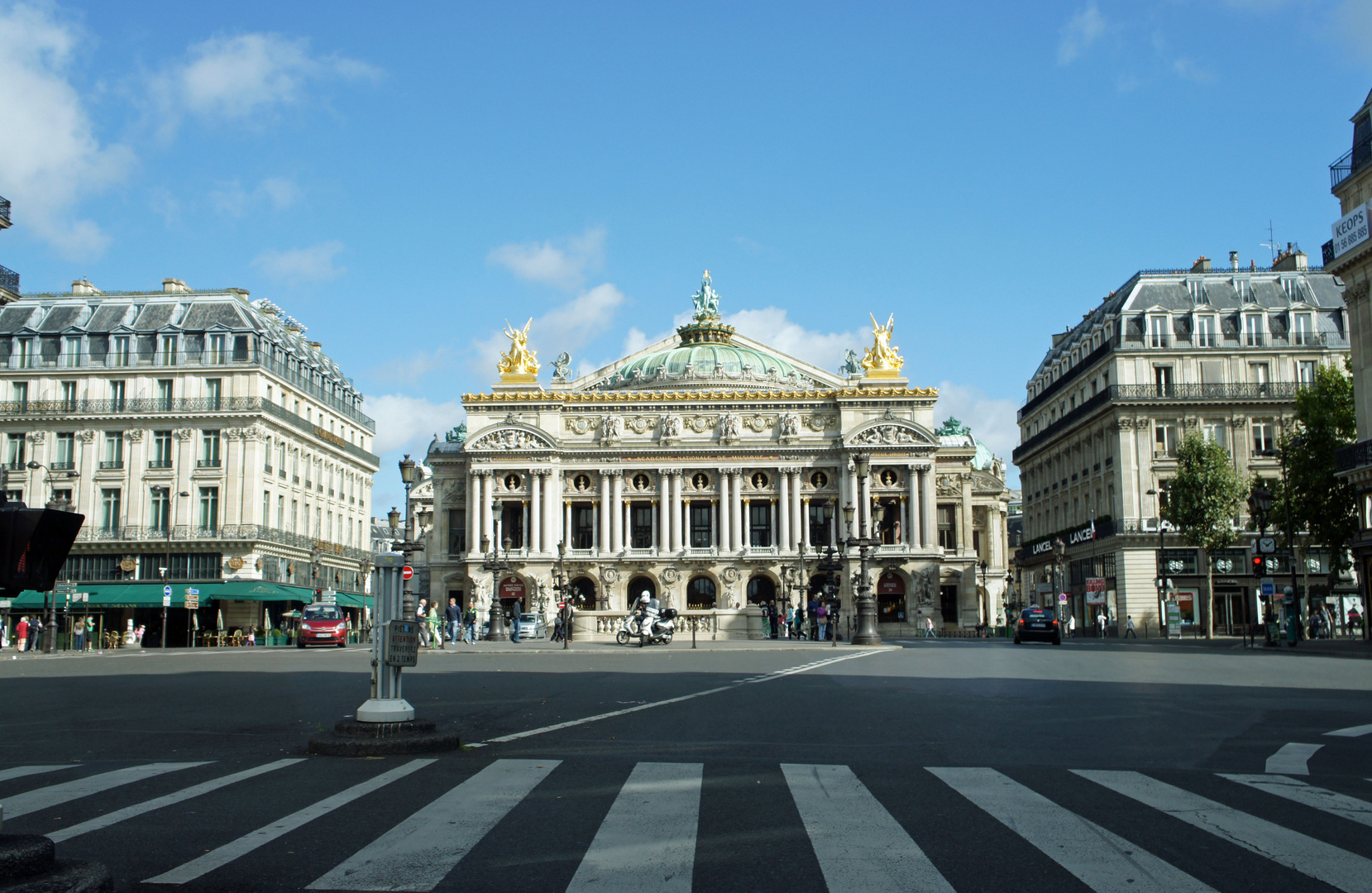 Blick auf die Garnier Oper in Paris