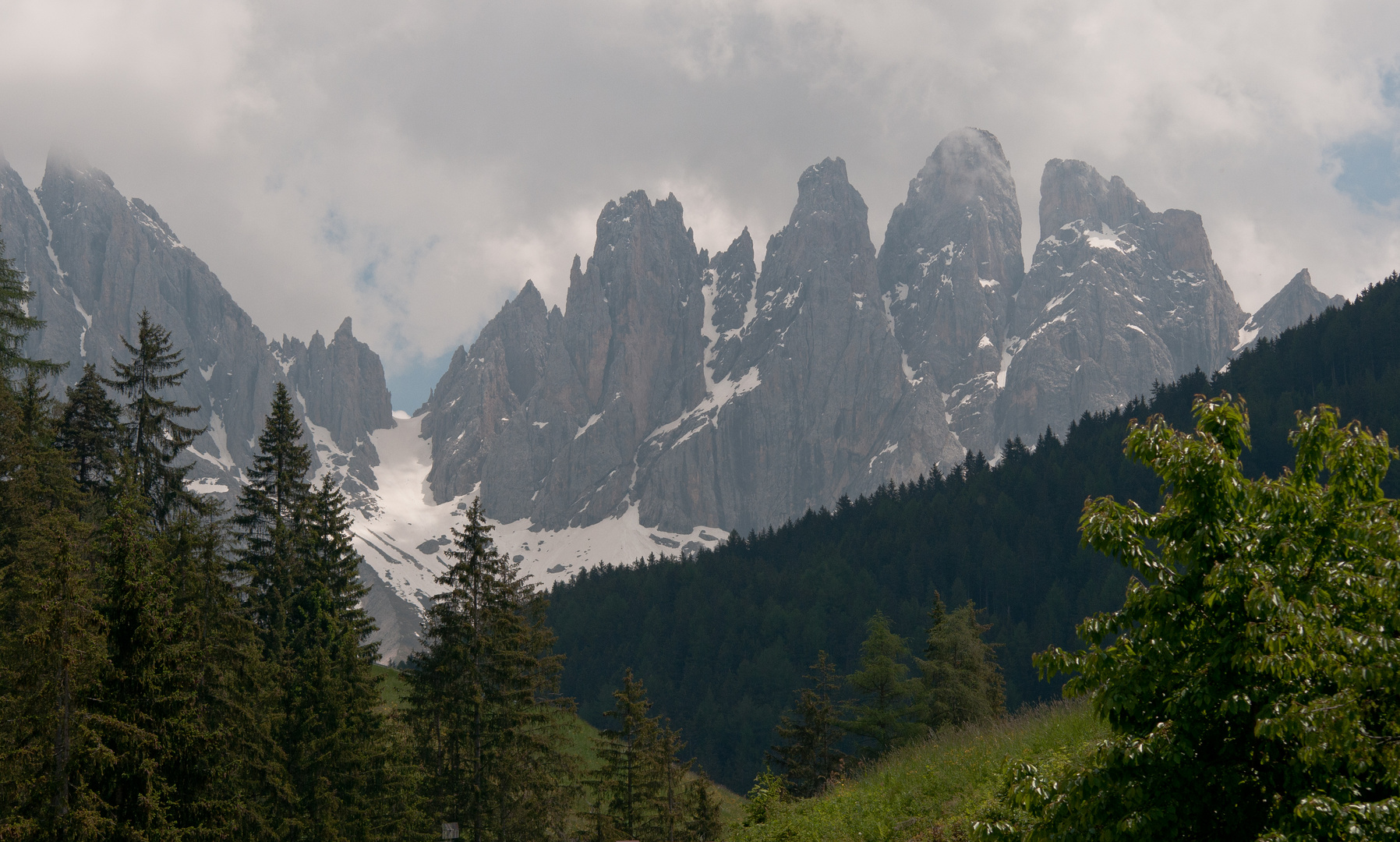 Blick auf die Geislerspitzen