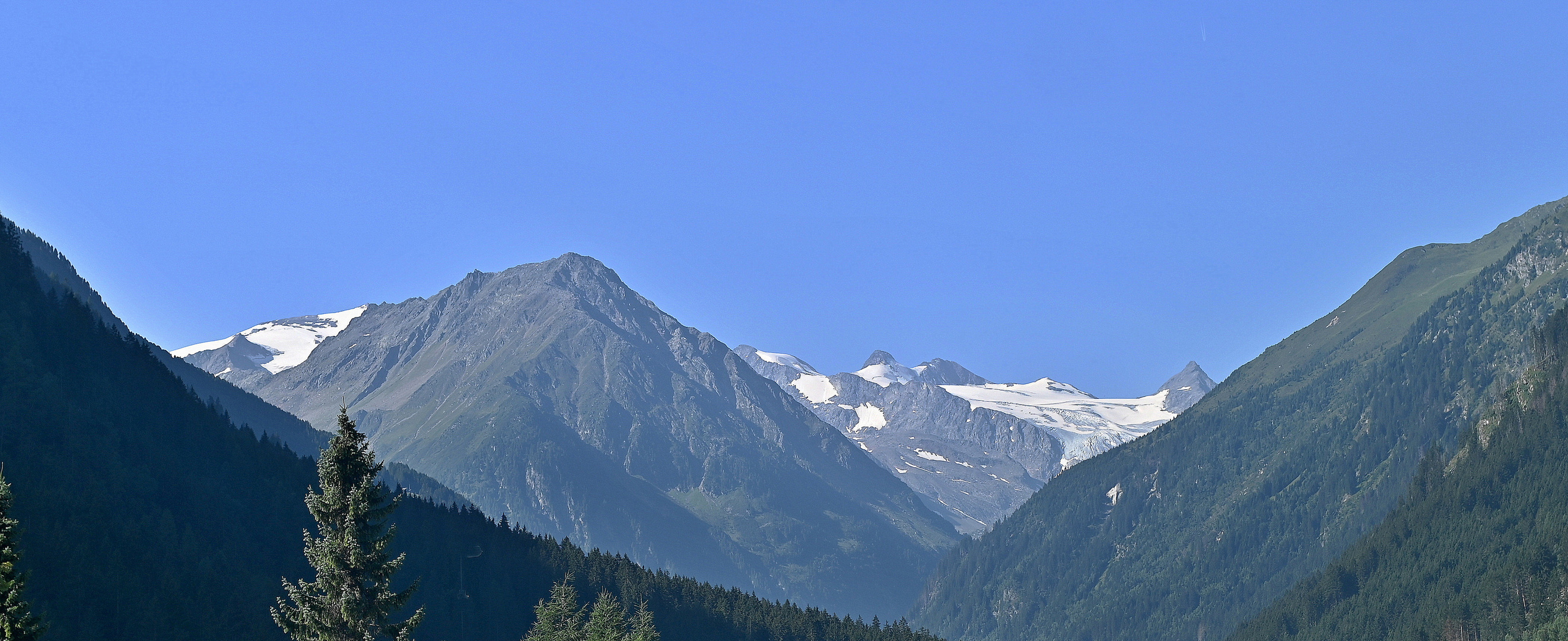 Blick auf die Gletscherberge