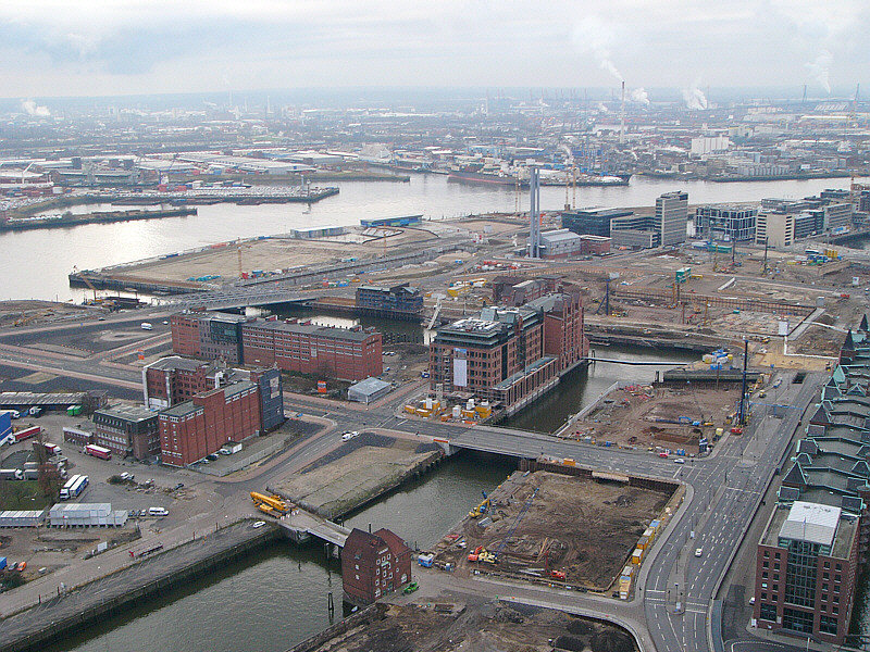 Blick auf die Hafencity ( im Bau)