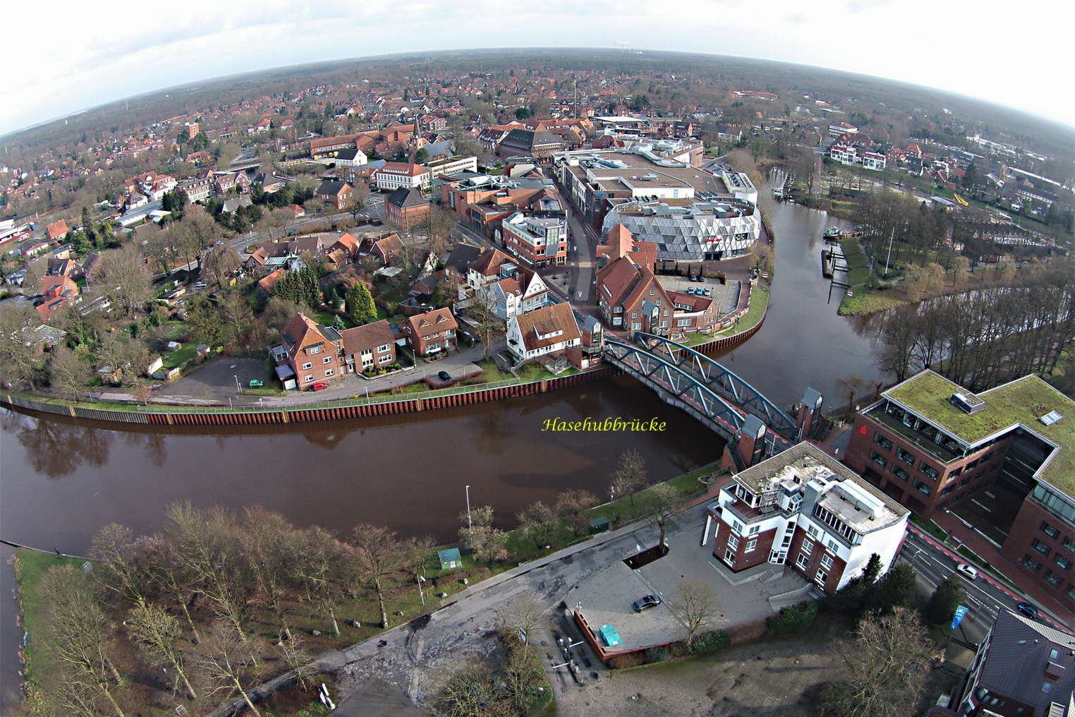 Blick auf die Hasehubbrücke