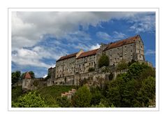 Blick auf die Hauptburg im Frühling...