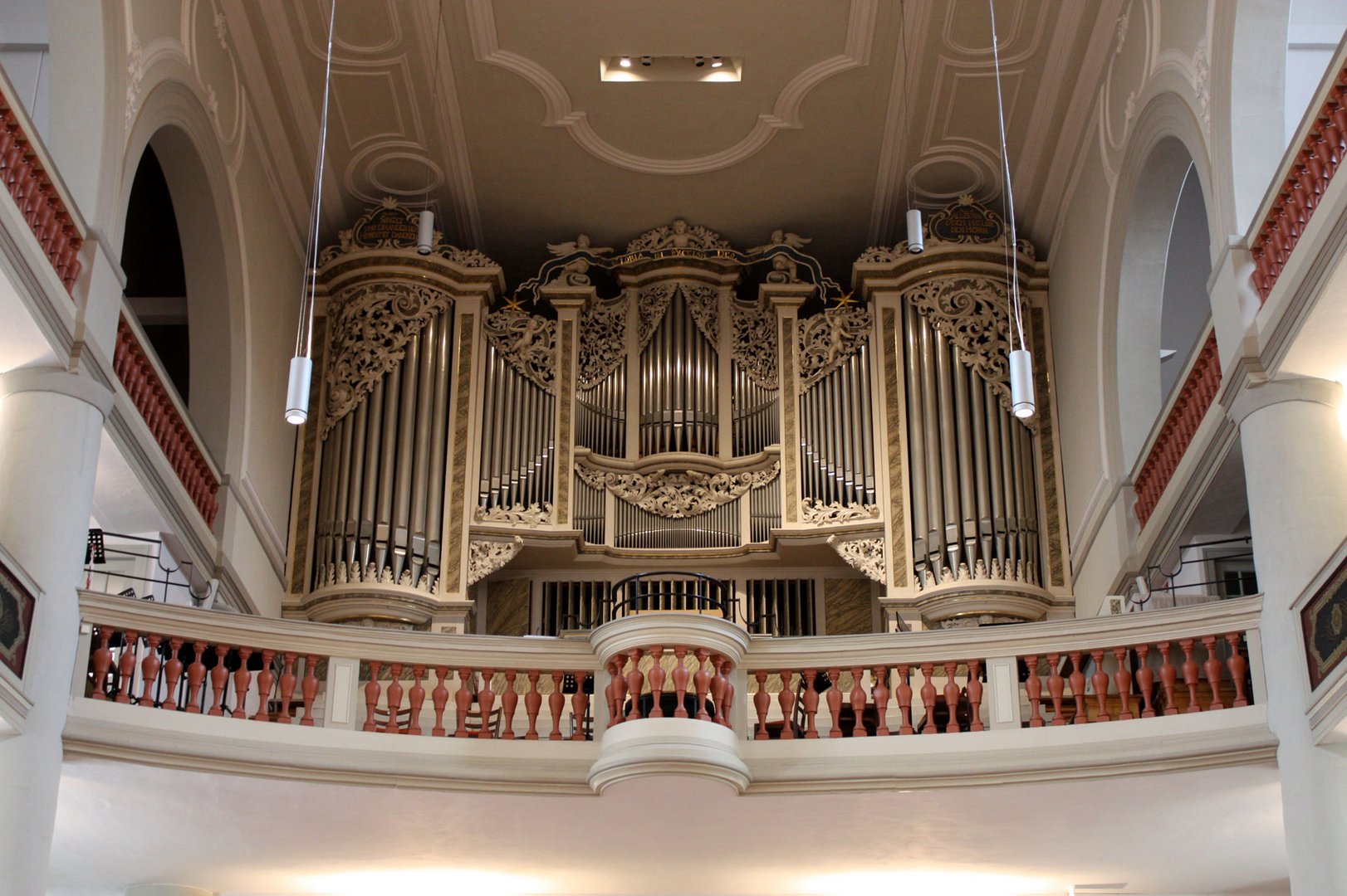 Blick auf die herrliche Orgel der Stadtkirche zu Eisenach