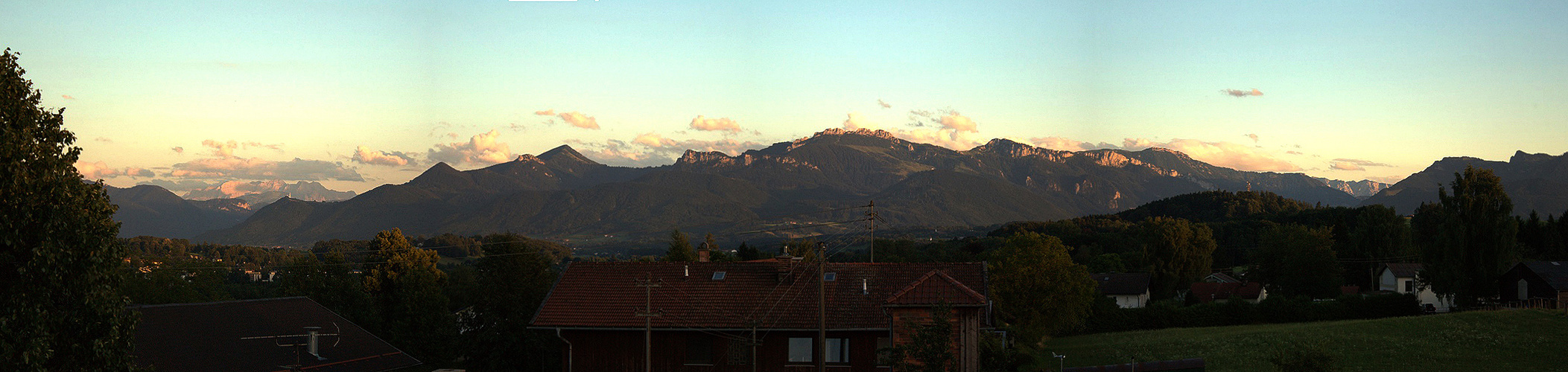 Blick auf die Kampenwand in Sonnenuntergang