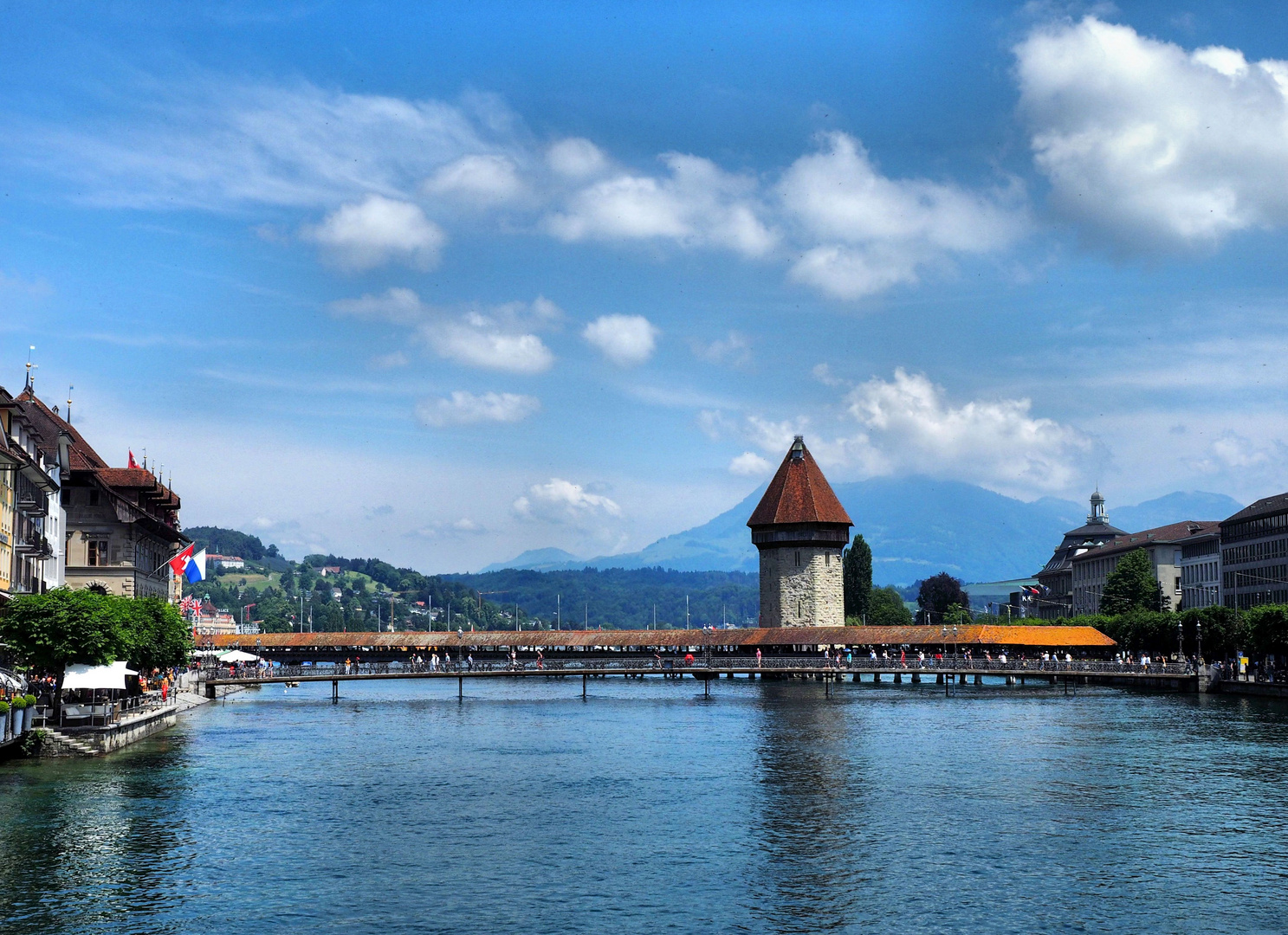 Blick auf die Kapellbrücke in Luzern