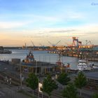 Blick auf die Kieler Bahnhofsbrücke und den Schwedenkai (HDR)