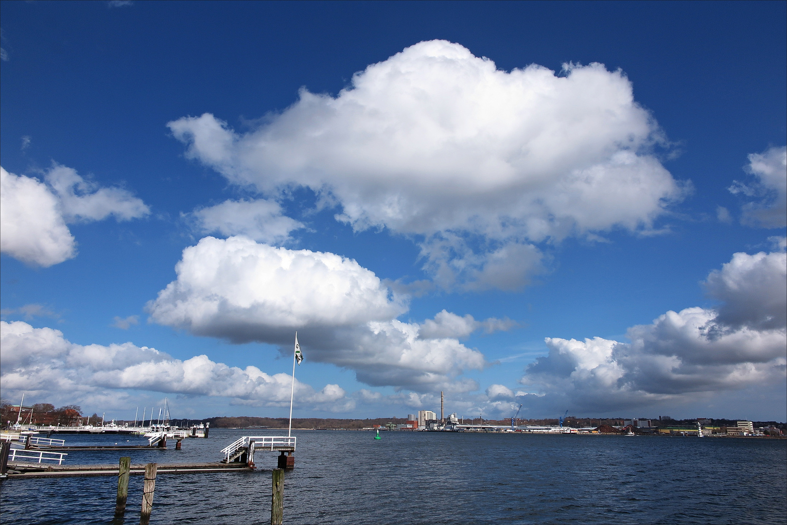 Blick auf die Kieler Förde zum Frühlingsanfang 2017