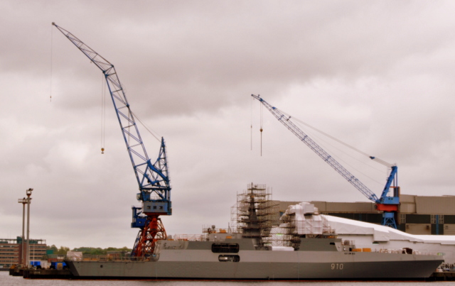 blick auf die kieler werft