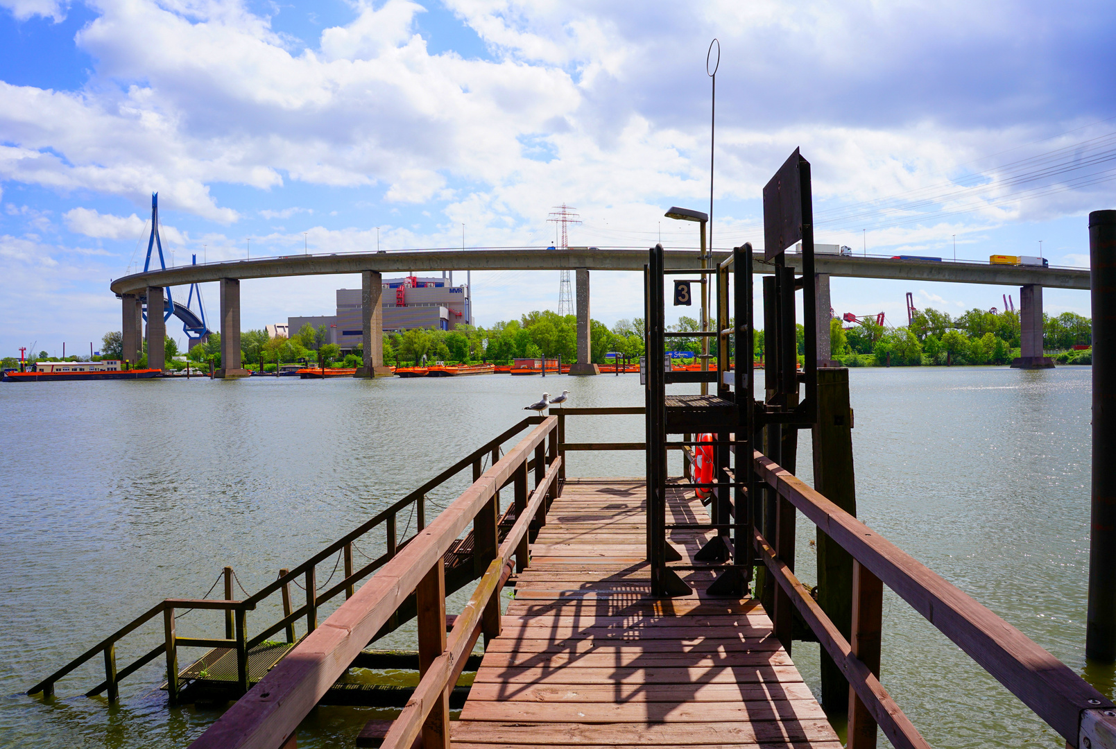 Blick auf die Köhlbrandbrücke