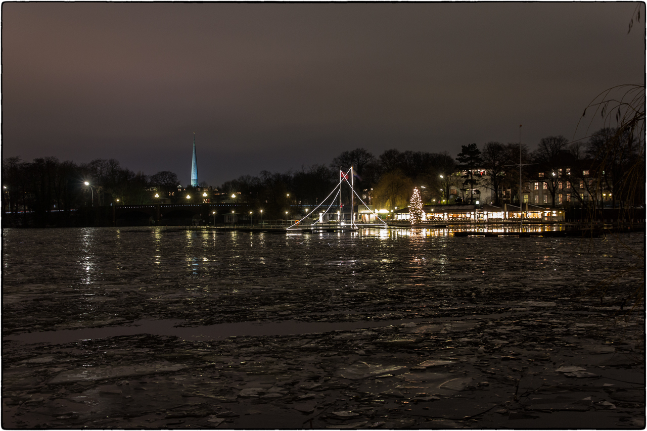 Blick auf die Krugkoppelbrücke im Winter