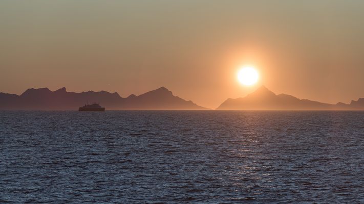 Blick auf die Lofoten um 0:45 Uhr