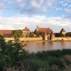 Blick auf die Marienburg vom Westufer des Nogat