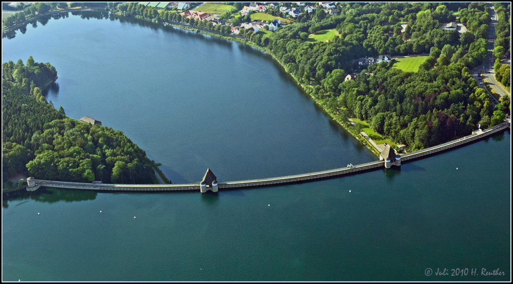 Blick auf die Möhnesee-Sperrmauer