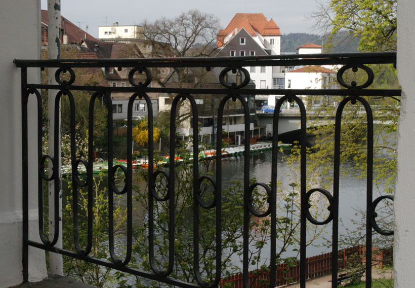 Blick auf die Neckarbrücke in Tübingen