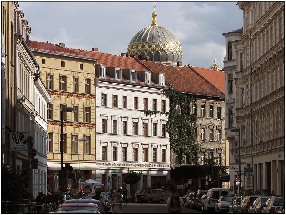 Blick auf die Neue Synagoge in Berlin