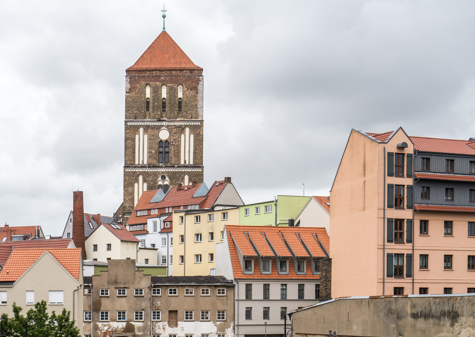 Blick auf die Nikolaikirche Rostock