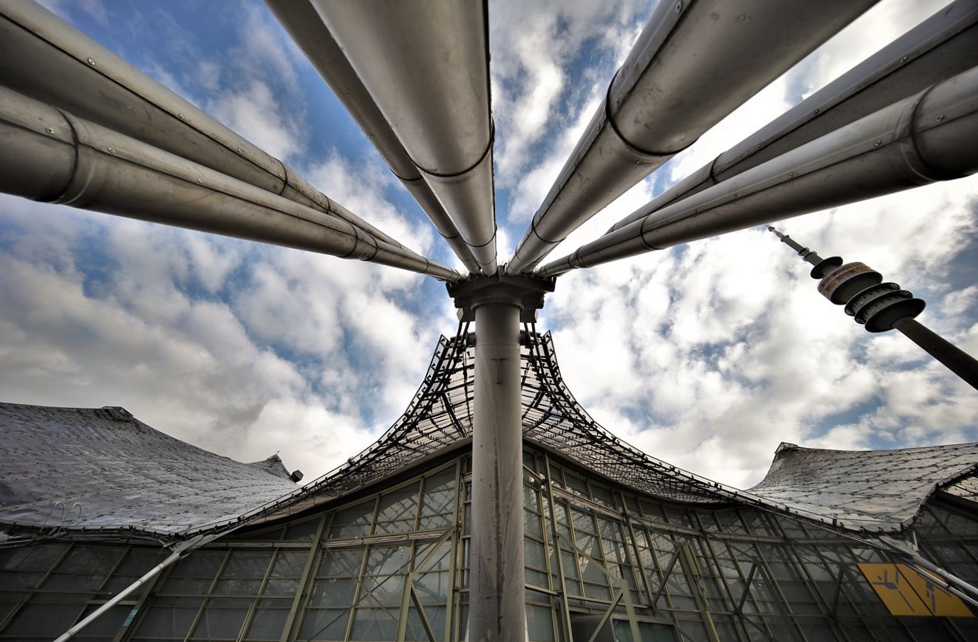 Blick auf die Olympiahalle