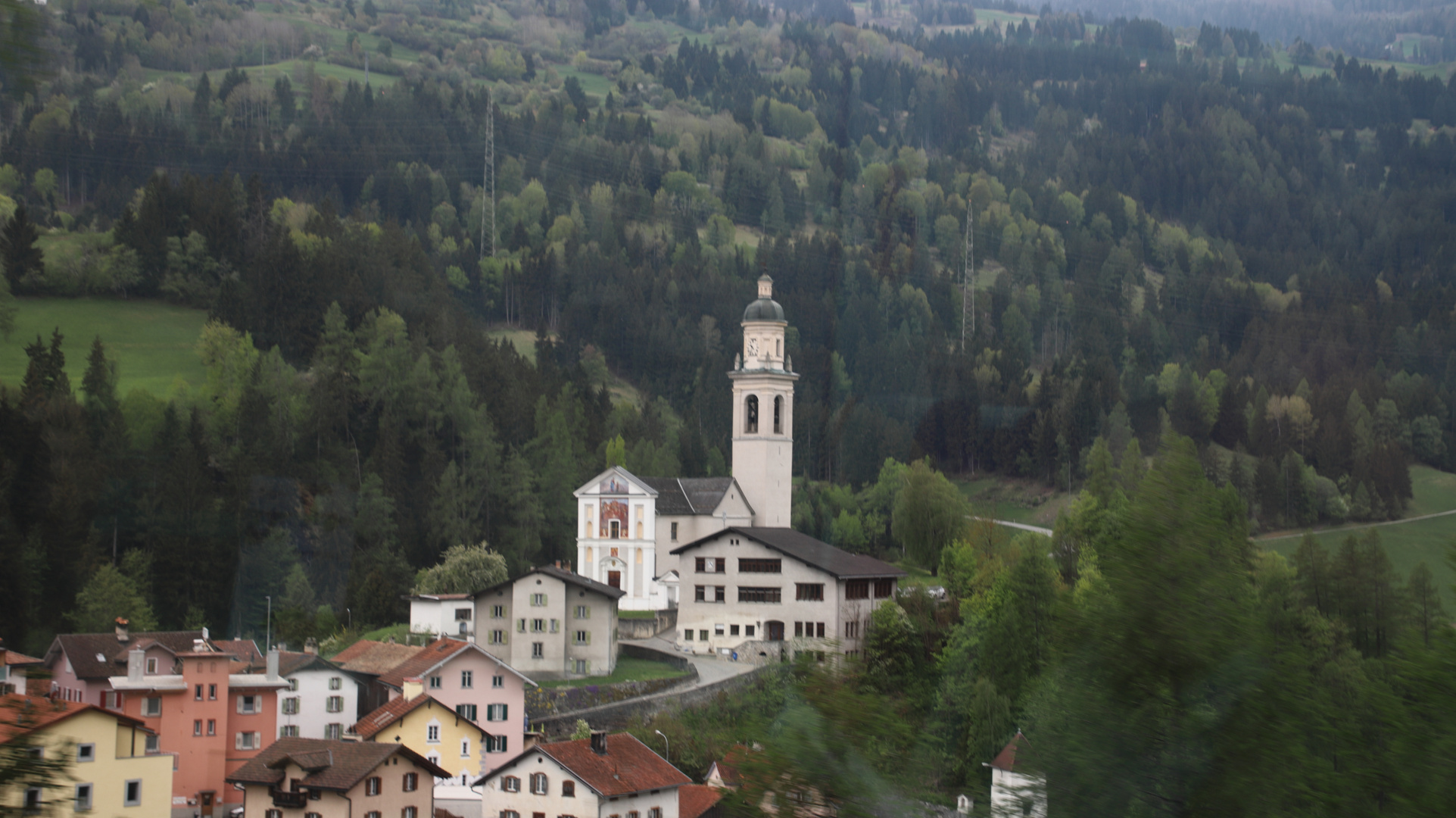 Blick auf die Pfarrkirche St.Stefan in Tiefencastel