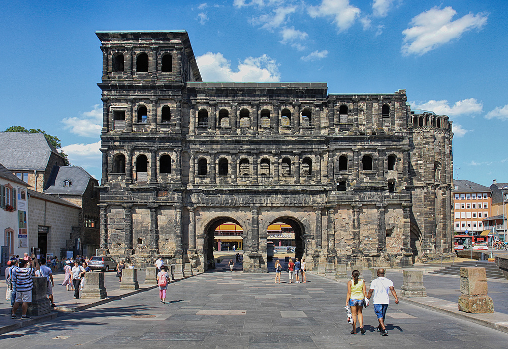 Blick auf die Porta Nigra