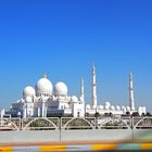 Blick auf die riesige Scheich-Zayid-Moschee