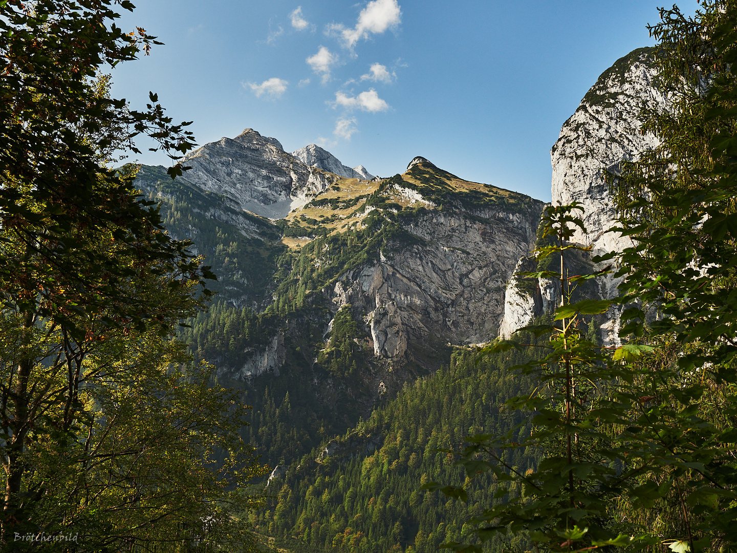 Blick auf die Roßkopfspitze und die Rüderkarspitze