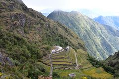 Blick auf die Ruinen von Phuyupatamarca