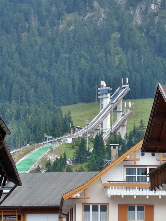 ...Blick auf die Schattenbergschanze...