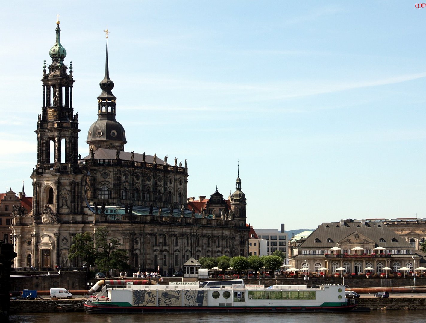 Blick auf die Schloßkirche Dresden