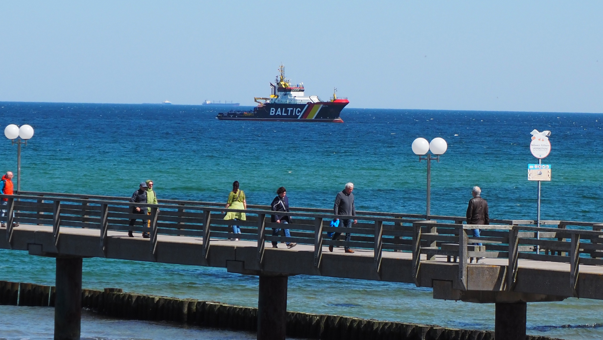 Blick auf die Seebrücke und Ostsee in Kühlungsborn