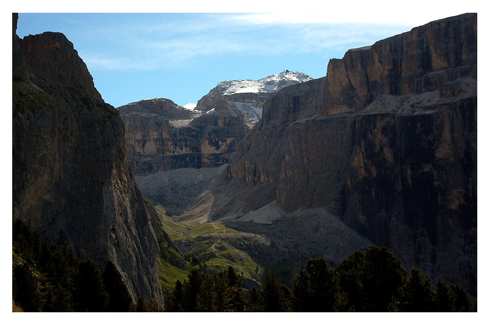 Blick auf die Sellagruppe in den Dolomiten