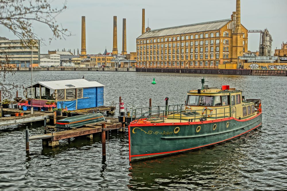 Blick auf die Spree in Berlin Niederschöneweide