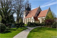 Blick auf die St. Laurentuiskirche in Loburg ...