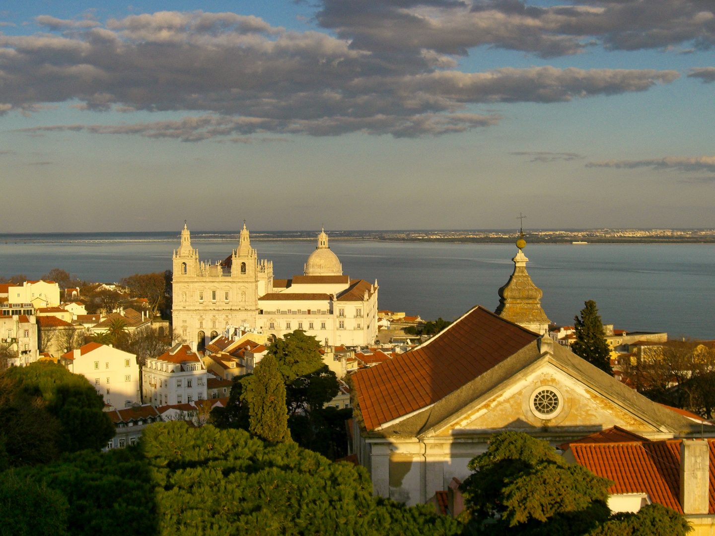 Blick auf die Stadt und den Tejo