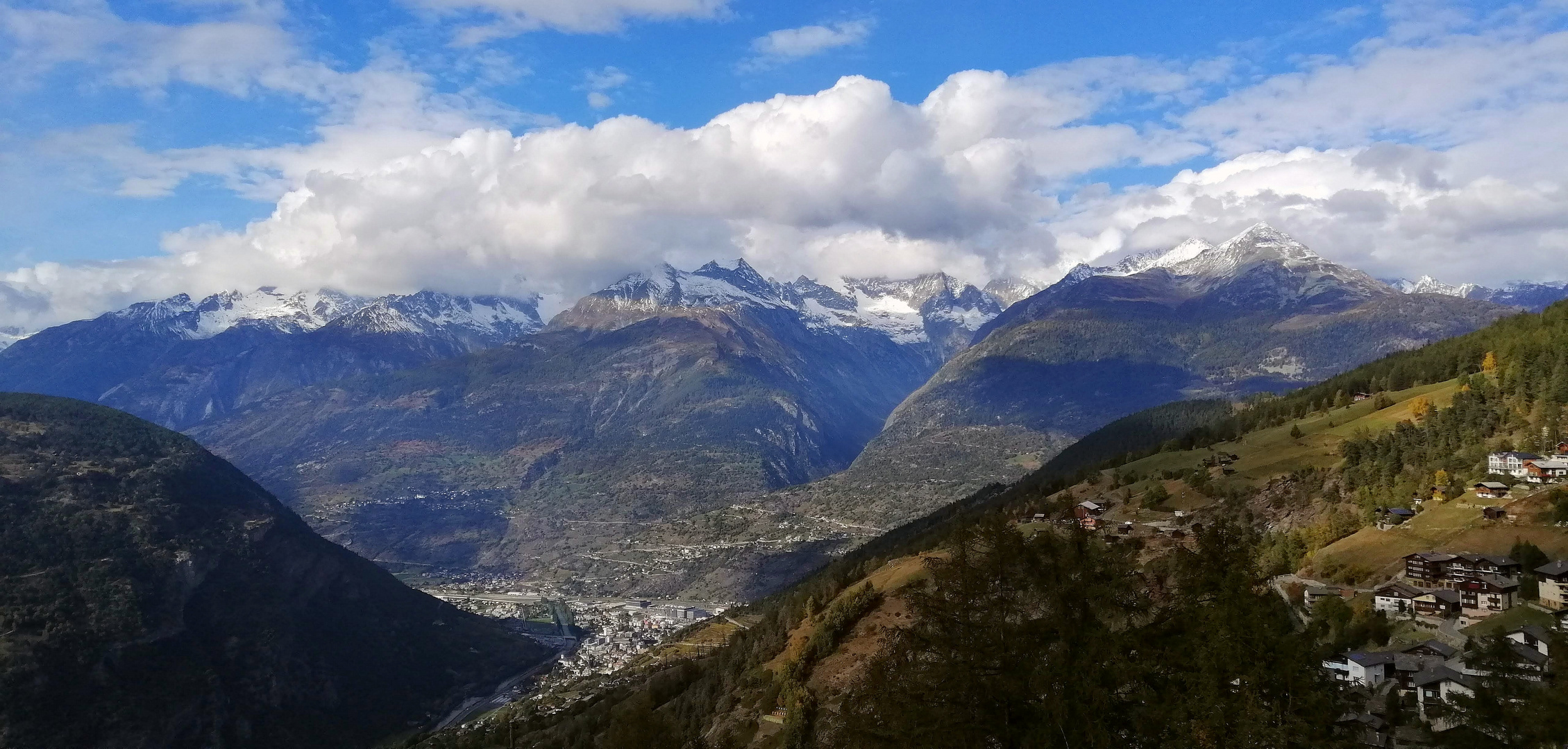 Blick auf die Stadt Visp, Valais Switzerland 