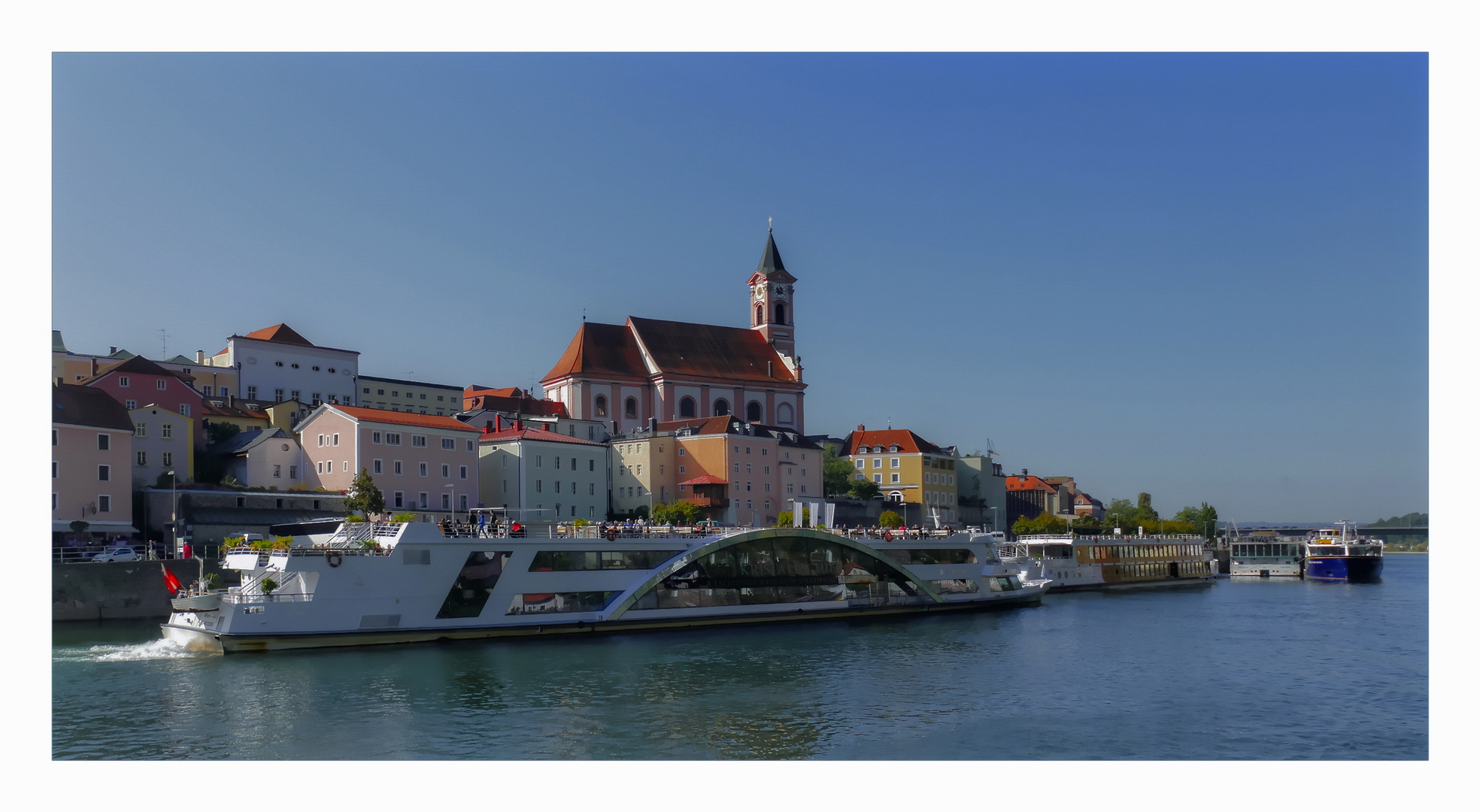 Blick auf die Stadtpfarrkirche St. Paul in Passau