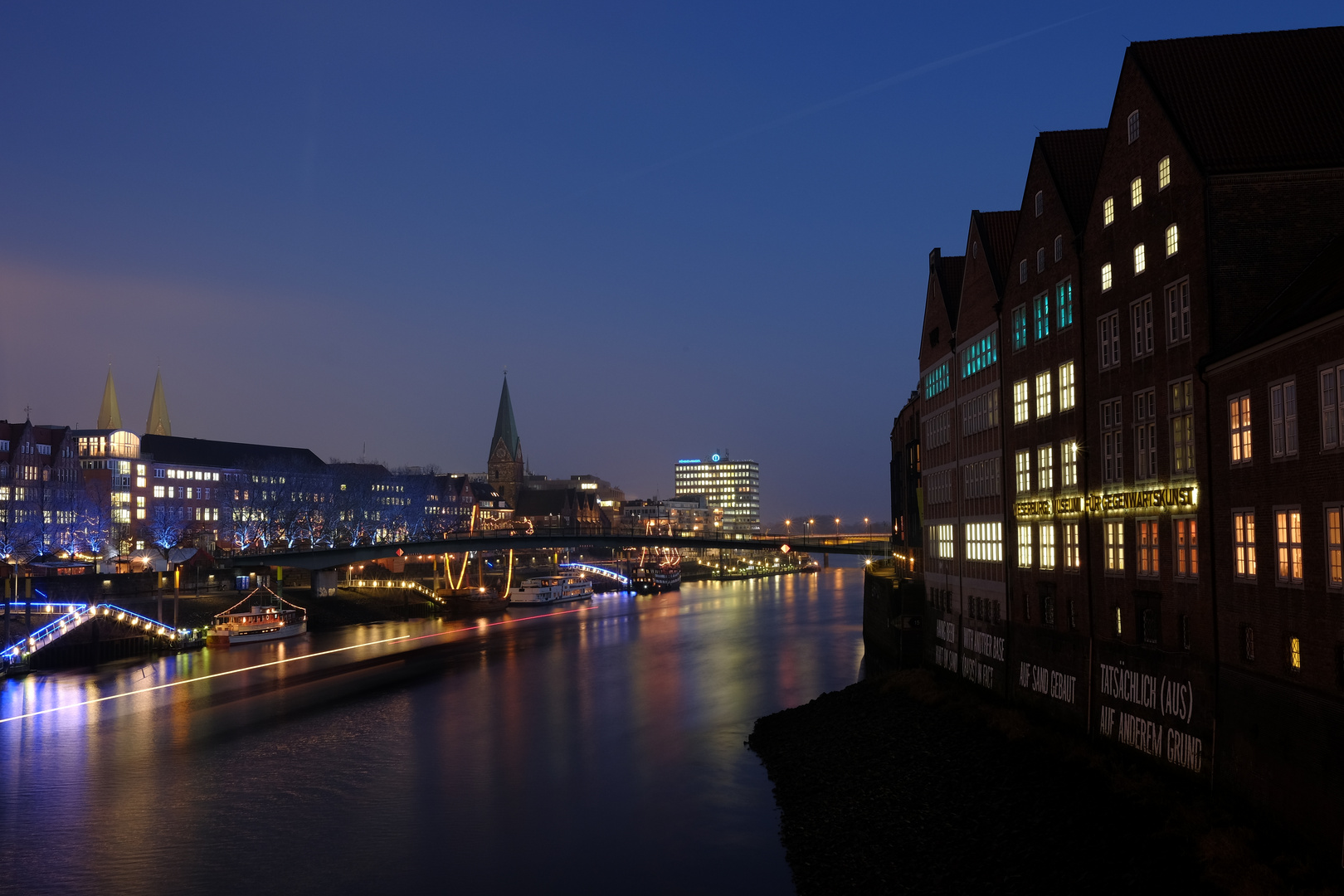 Blick auf die Teerhofbrücke